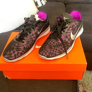 Nike woman’s Free 5.0